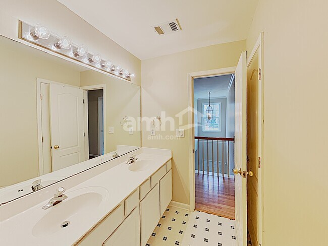 Building Photo - 2065 Beckenham Walk Ln