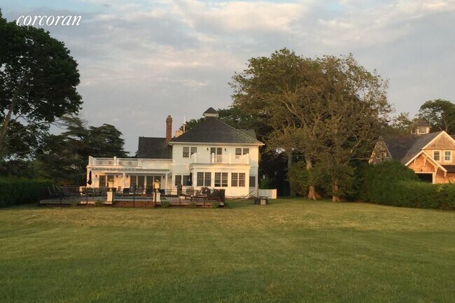 Primary Photo - 3 Shorewood Ct
