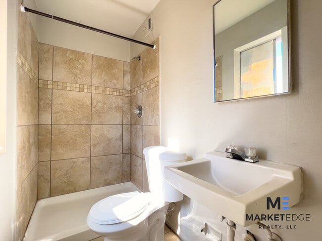 Building Photo - 3 Bed/ 2 Bath Home at McDowell/51st! Move-...