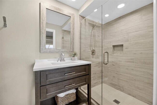 Building Photo - 160 Marina Del Rey Ct
