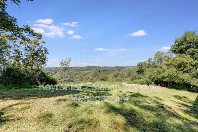 Building Photo - 5800 McKinley Dr