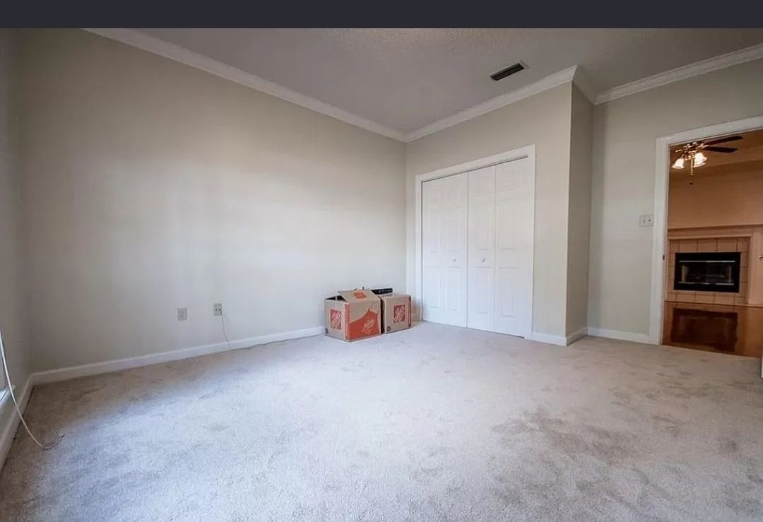 Building Photo - 2 Lauries Pointe