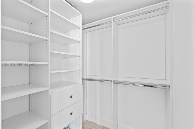 Building Photo - 19400 Turnberry Way