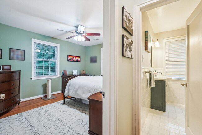 Building Photo - Beautiful 1BR/Loft at Rock Creek Garden Co...