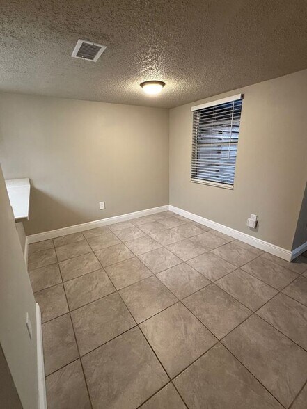 Building Photo - 1431 Croftwood Dr
