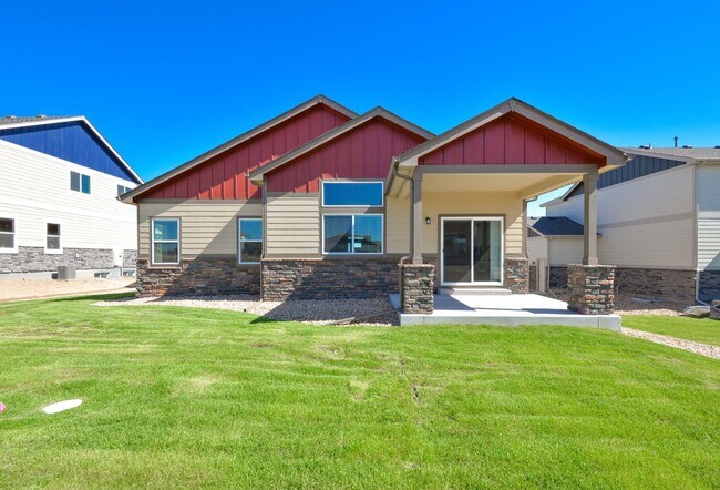 Building Photo - Beautiful 5 bed 3 bath home in the Pelican...