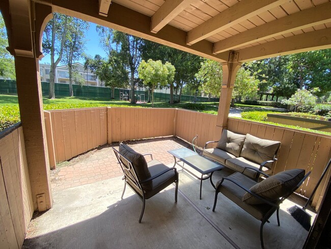 Building Photo - One Bedroom For Rent w/ Tons of Amenities-...