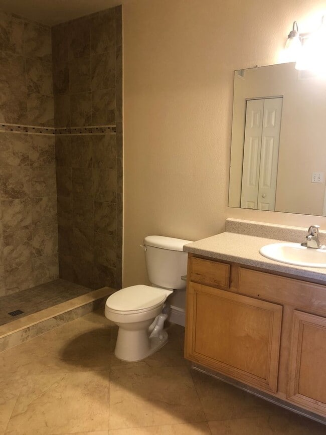 Building Photo - 2/2 with beautiful water views available n...