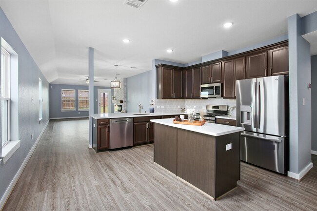 Building Photo - 2716 Bernadino Dr