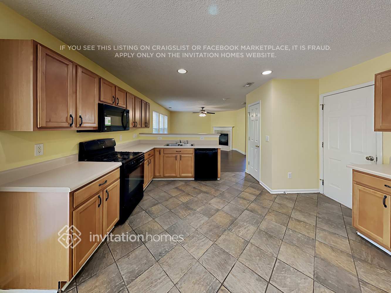 Building Photo - 4824 Jelynn St