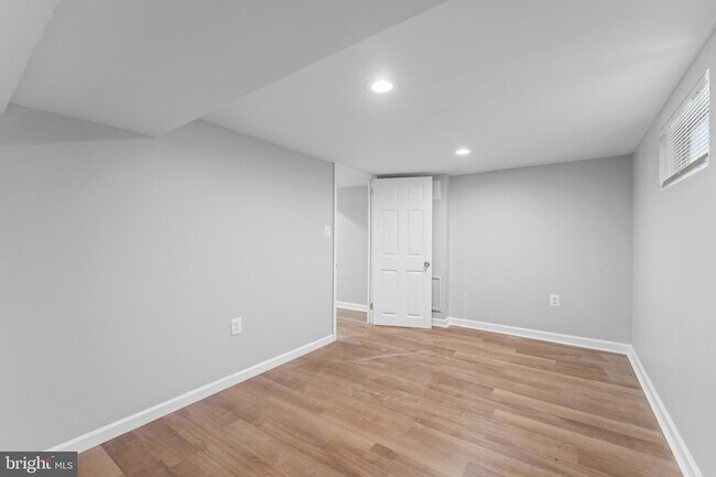 Building Photo - 1811 T Pl SE