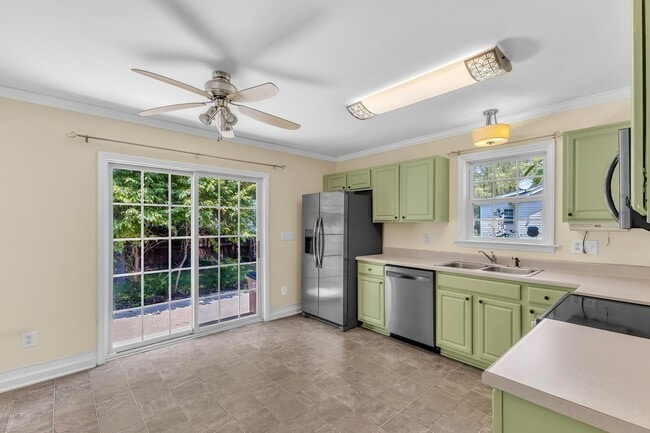 Building Photo - **Cute 3/2 Bungalow in Flaherty Farms**