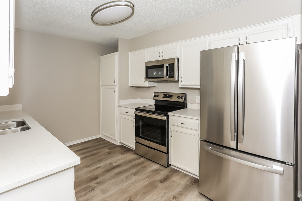 Building Photo - 6004 Cool Springs Dr