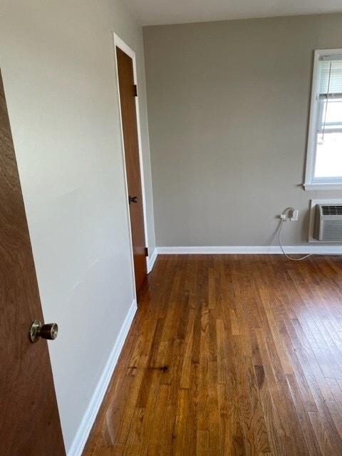 Building Photo - 915 Country Club Dr