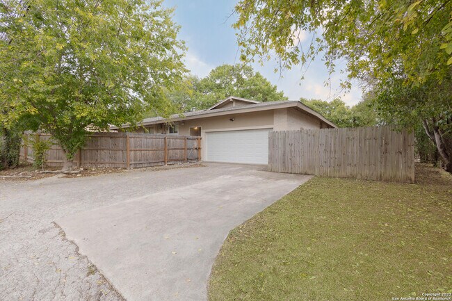 Building Photo - 103 Oakhurst Pl