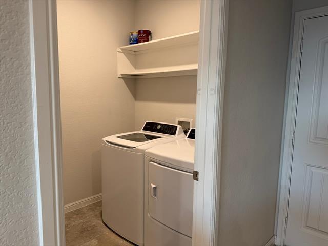 Building Photo - 1112 Genola Dr