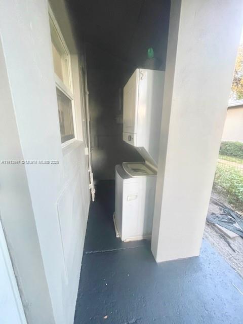 Building Photo - 1150 SW 26th Ave