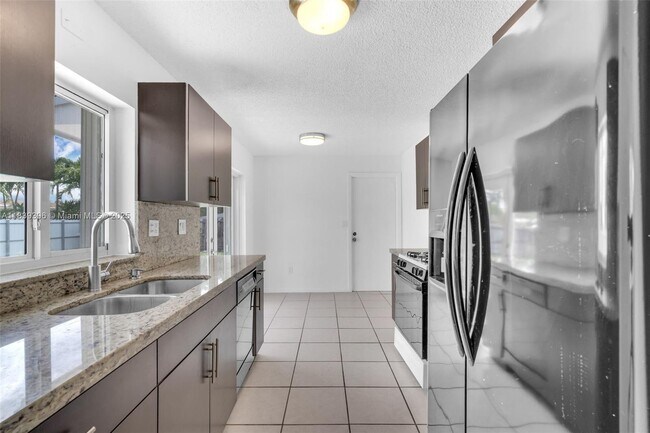 Building Photo - 13392 SW 66th Terrace