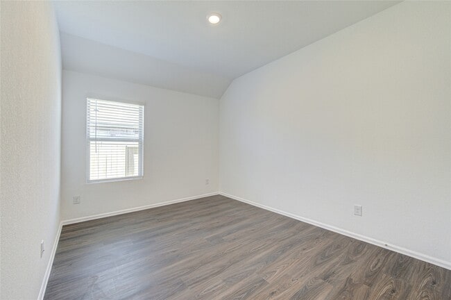 Building Photo - 5023 Lavaridge Dr
