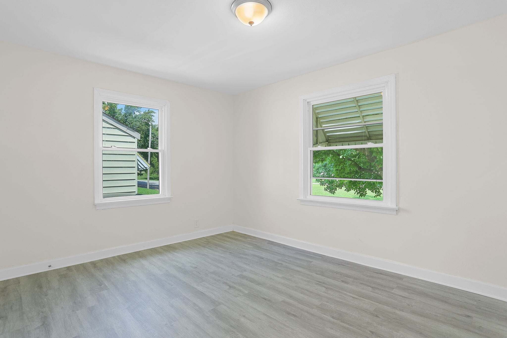 Building Photo - 7552 Mallard Dr