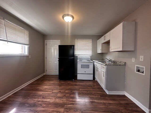 Building Photo - 314 S English St