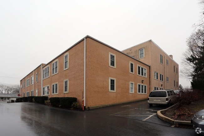 Building Photo - Whistlestop View Apartments
