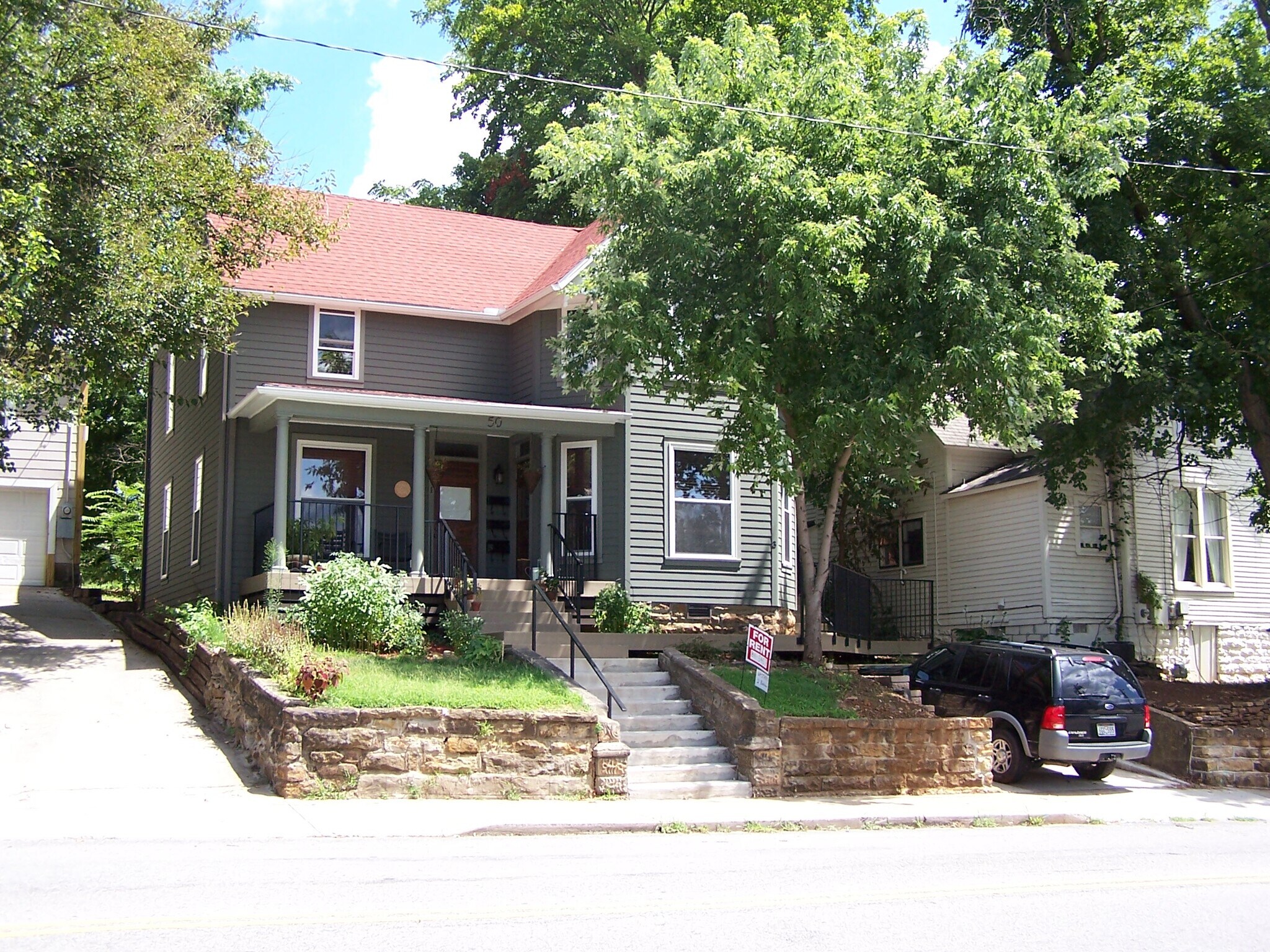 Building Photo - 50 S School Ave