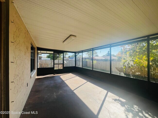 Building Photo - 4719 Chicago St