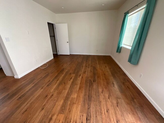 Building Photo - 5006 N Banna Ave