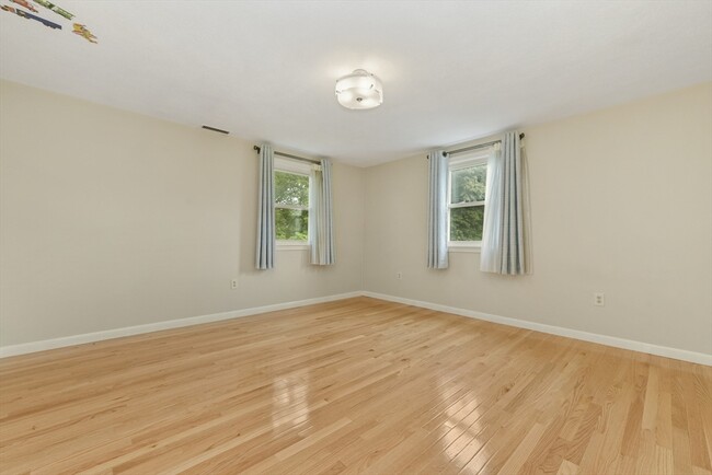 Building Photo - 120 Edinboro St