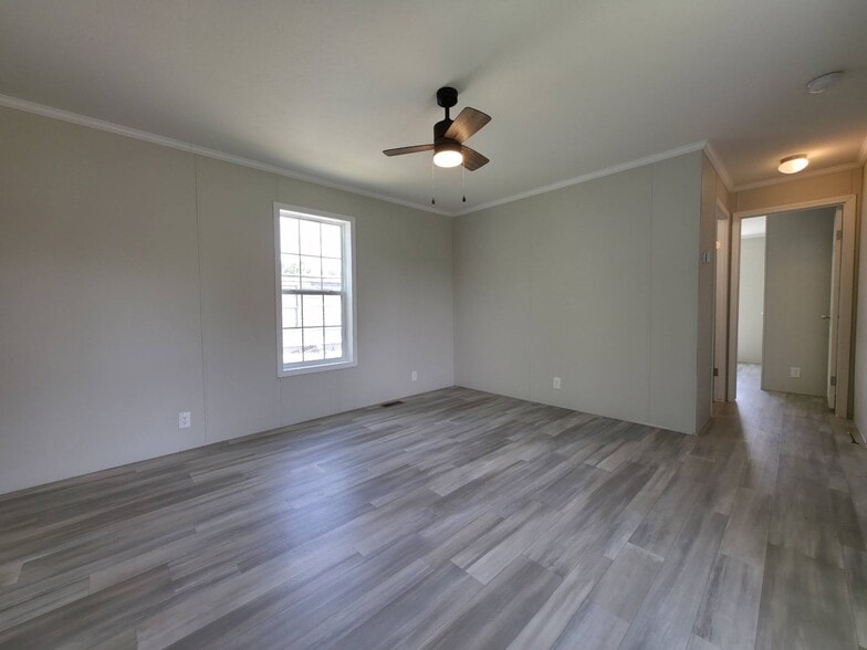 Building Photo - 1324 W Harbour Unit 157