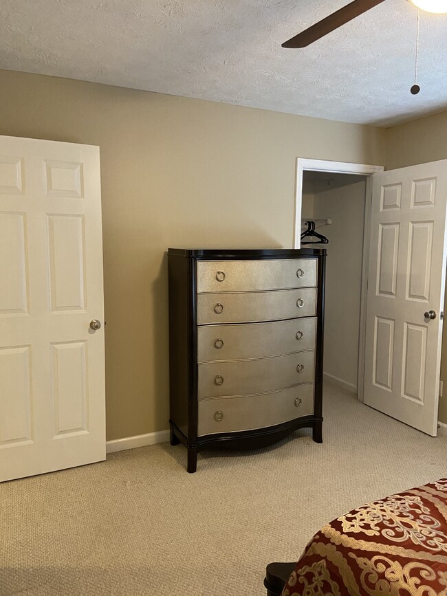 Bedroom 2 - 21 Villa Ct SE