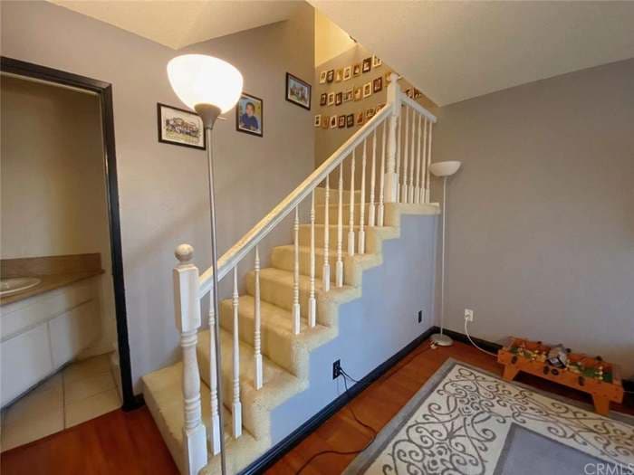 Building Photo - 1362 W Orange Grove Ave