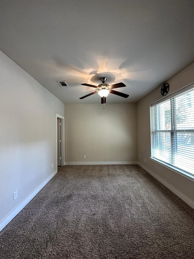 Building Photo - 4406 Eli St