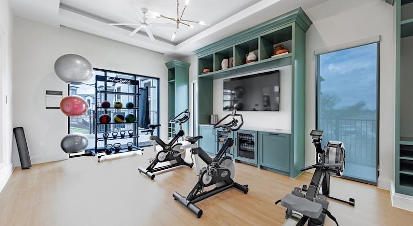 Building Photo - 2425 Central Expy