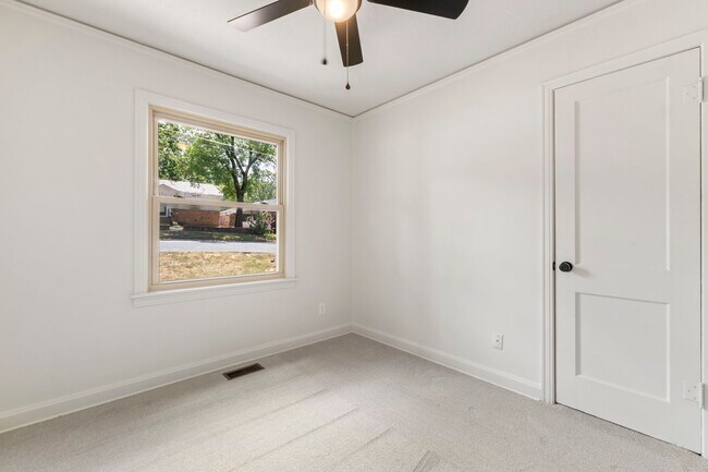 Building Photo - 4423 West Dr