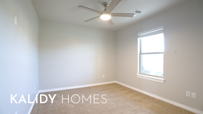 Building Photo - 12500 Elba Dr