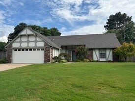 Building Photo - 9620 River Ridge Rd
