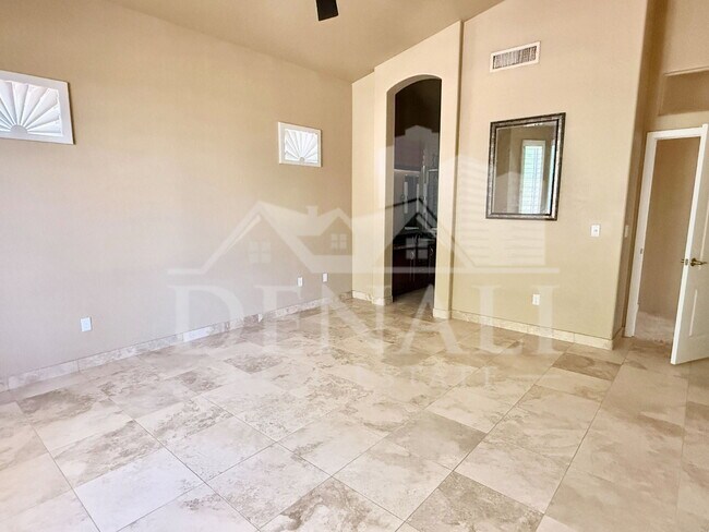 Building Photo - 3533 N Desert Oasis