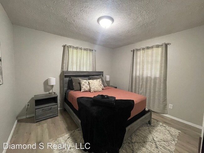 Building Photo - 3 br, 2 bath House - 4233 W Monterrey St