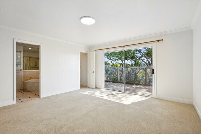 Building Photo - 114 San Marino Dr