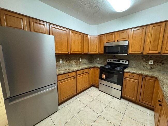 Building Photo - 198 SW 15th St