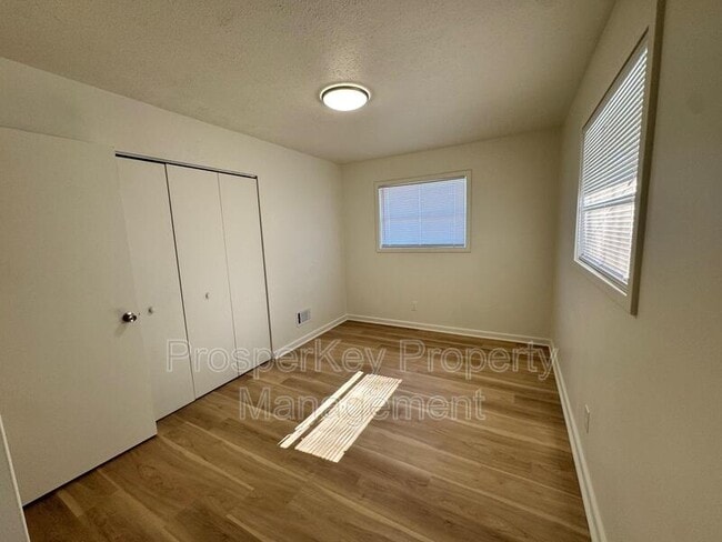 Building Photo - 2119 Shelby St