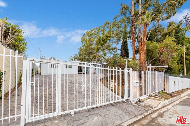 Building Photo - 3751 Scadlock Ln