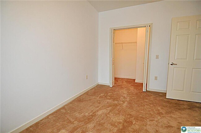 Building Photo - 2121 Hokendauqua Ave