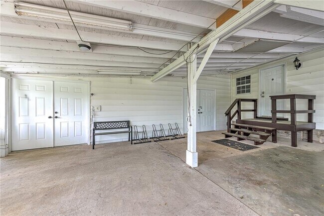 Building Photo - 801 NW C St