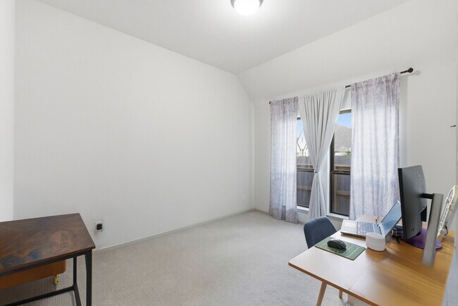 Building Photo - 2215 Crystal Reef Ct