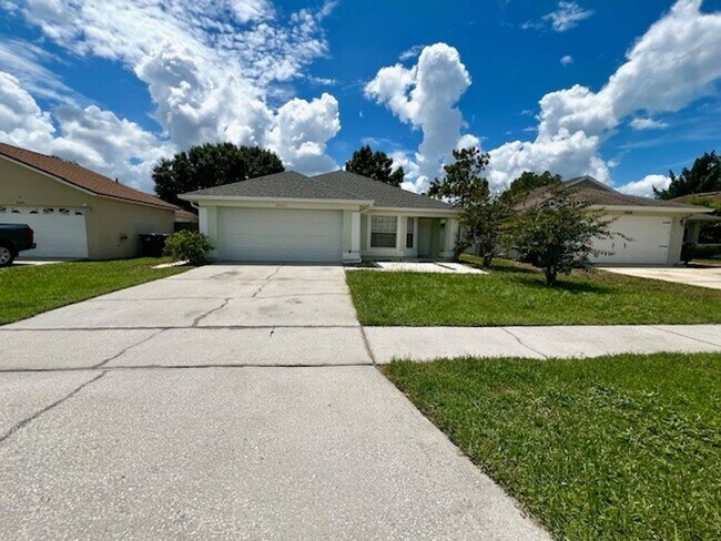 Building Photo - 2024 Donegan Pl
