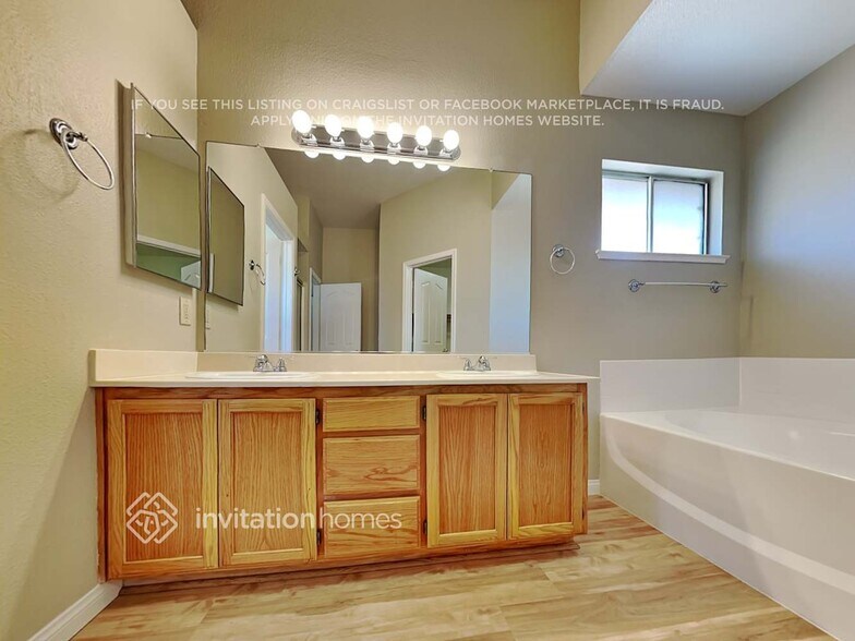 Building Photo - 9017 Laguna Springs Way