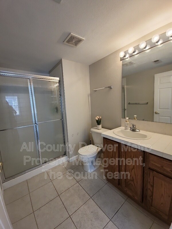 Building Photo - 3235 S Walden Ct